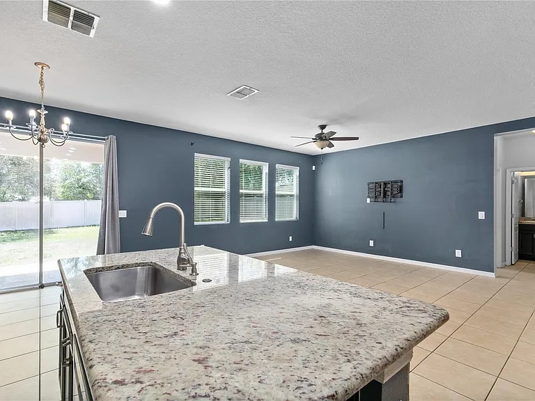 2572 Limerick Cir — Photo 11