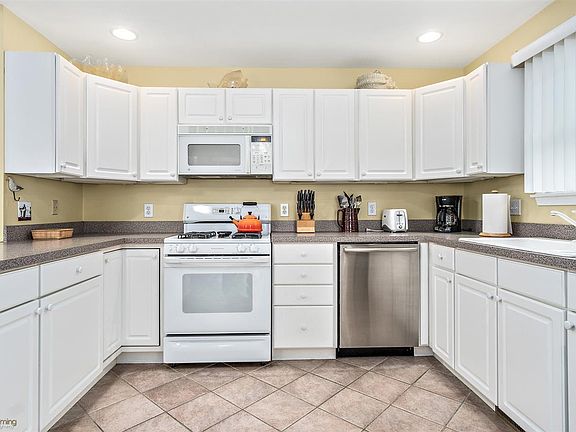 4th image of 7713 Landis Ave #South