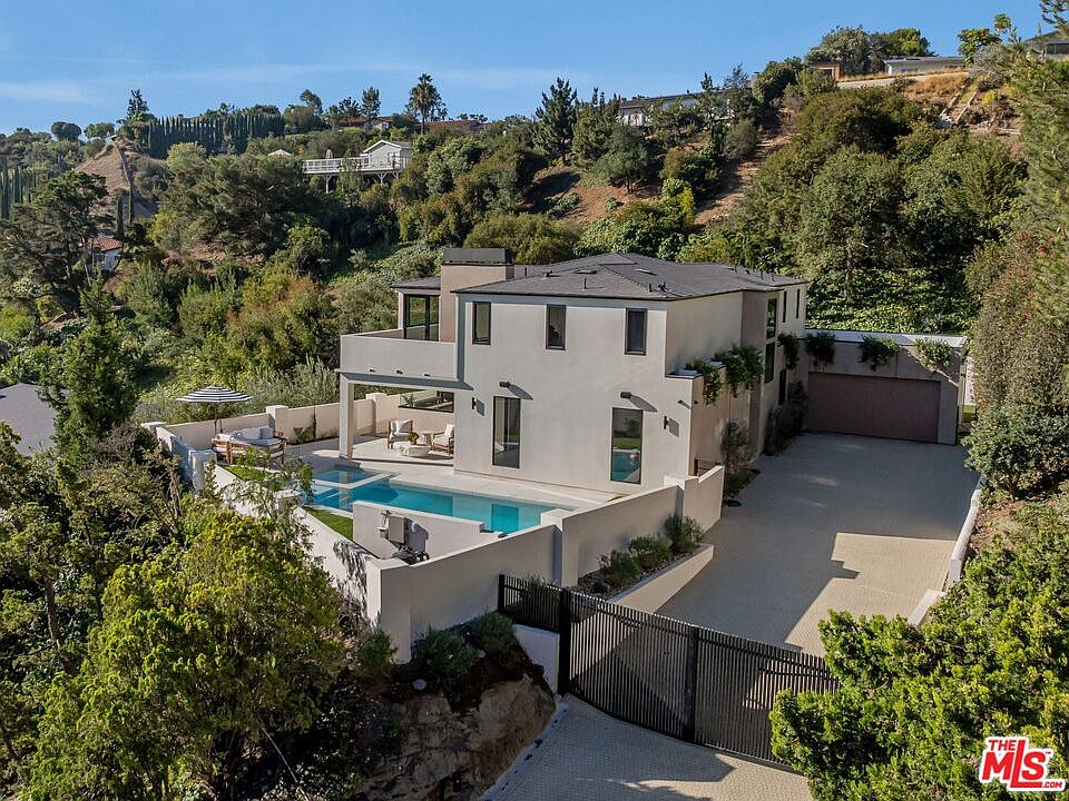 1st image of 8636 Edwin Dr
