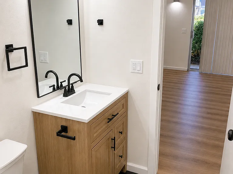 Bathroom 2 (ensuite in Master)