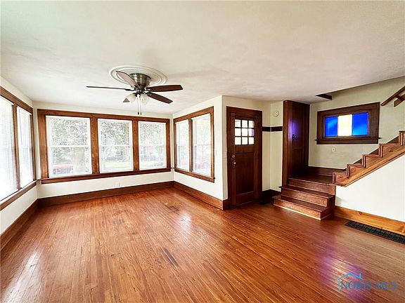 4th image of 620 College Ave