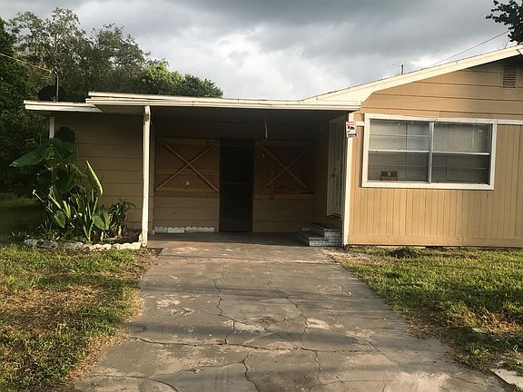 3rd image of 2103 E Poinsettia Ave