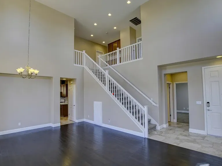 2513 Dakota Ave — Photo 1