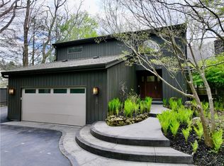 182 Park Rd, Pittsford, NY 14534