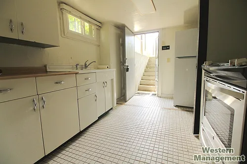 608 Clark Ave Photo 1
