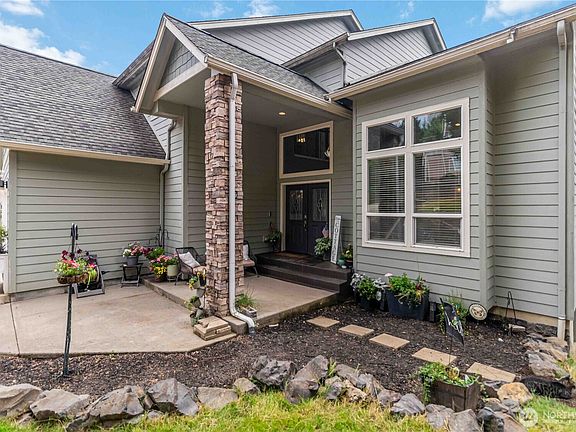2nd image of 117 Alta Vista