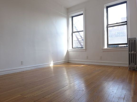 4th image of 4791 Broadway APT 2C