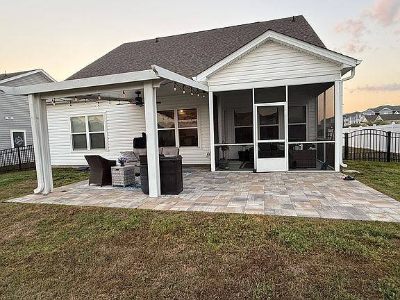 2nd image of 1007 Selma Loop