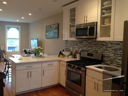 Rented by NYC HOMES 4LESS INC | media 20