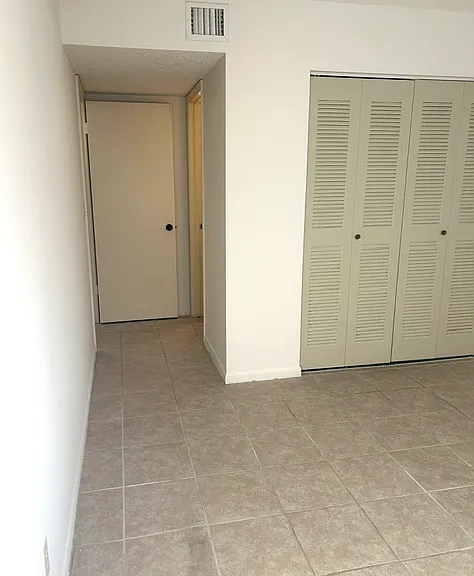 130 Jasmine Woods Ct #11D — Photo 15