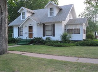 200 3rd St SW, Waverly, IA 50677