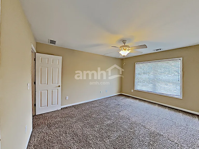 327 Meadowcrest Cir — Photo 16