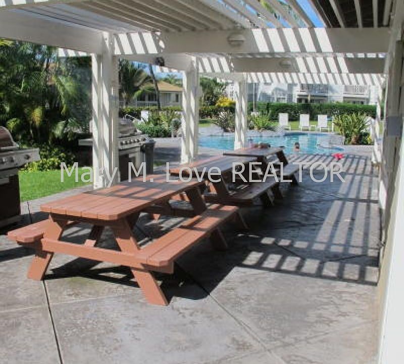 2nd image of 75-6081 Alii Dr APT R102