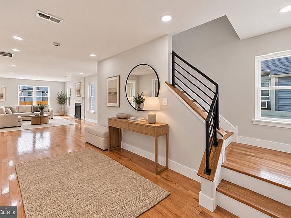 4th image of 16 Stites Ave