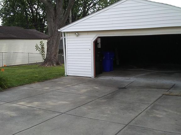 4th image of 6455 Lockhaven Dr