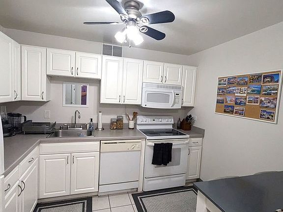 4th image of 211 E Ohio St APT 610