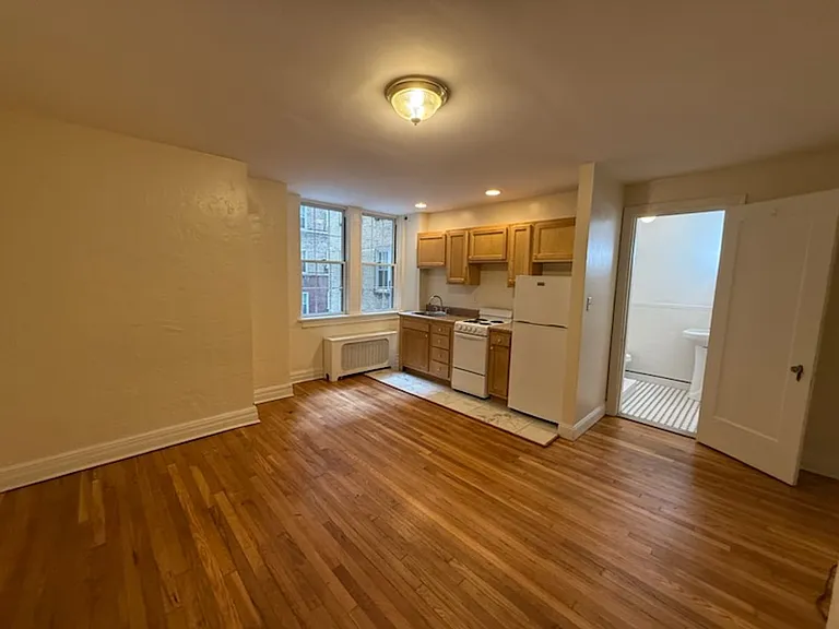 New King Edward Apartments — Photo 12