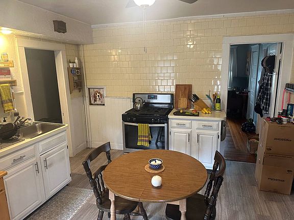 4th image of 32-34 Richie Rd #1