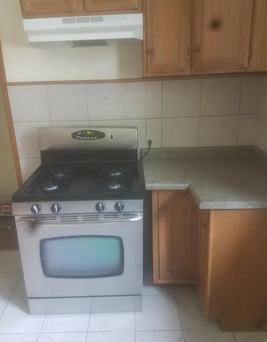 1 bed, 1100 sqft, $1,400 — Photo 1