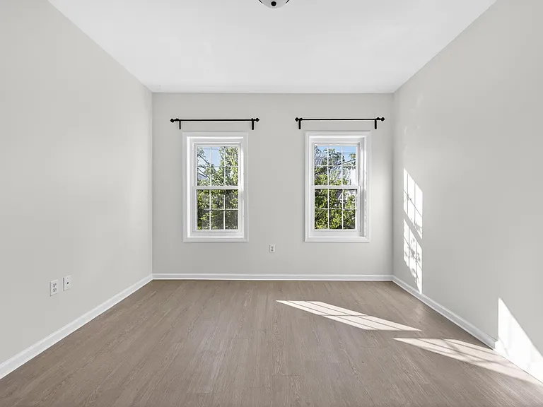 258 Pine St #2R — Photo 13