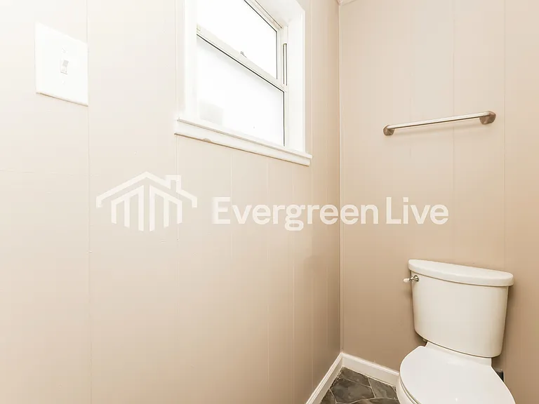 1681 Meriline Ave — Photo 14