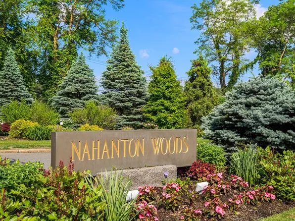 210 Nahanton St APT 404, Newton, MA 02459