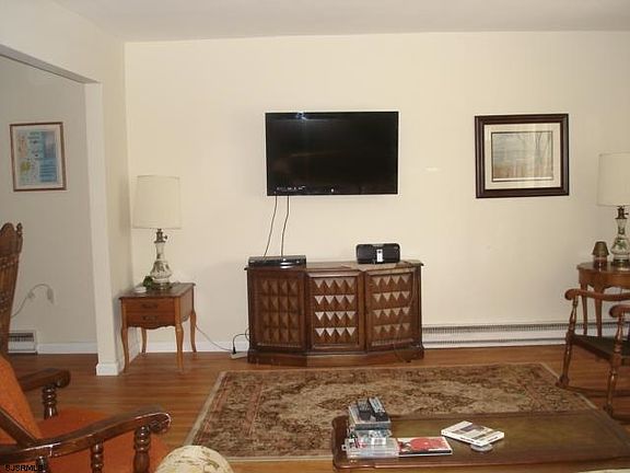 4th image of 202 N Huntington Ave