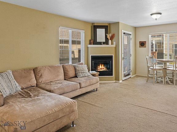 5th image of 825 Forestglen Dr APT D