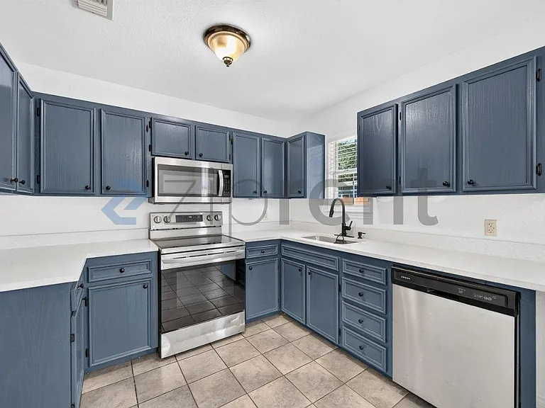 940 Chase St — Photo 13