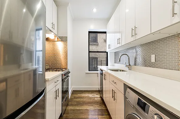 Rented by Dixon Advisory USA Inc. | media 9