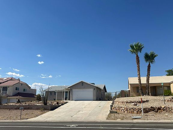 2nd image of 3353 McCormick Blvd