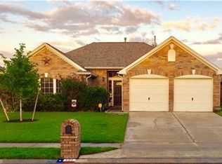 402 King William Dr, La Porte, TX 77571