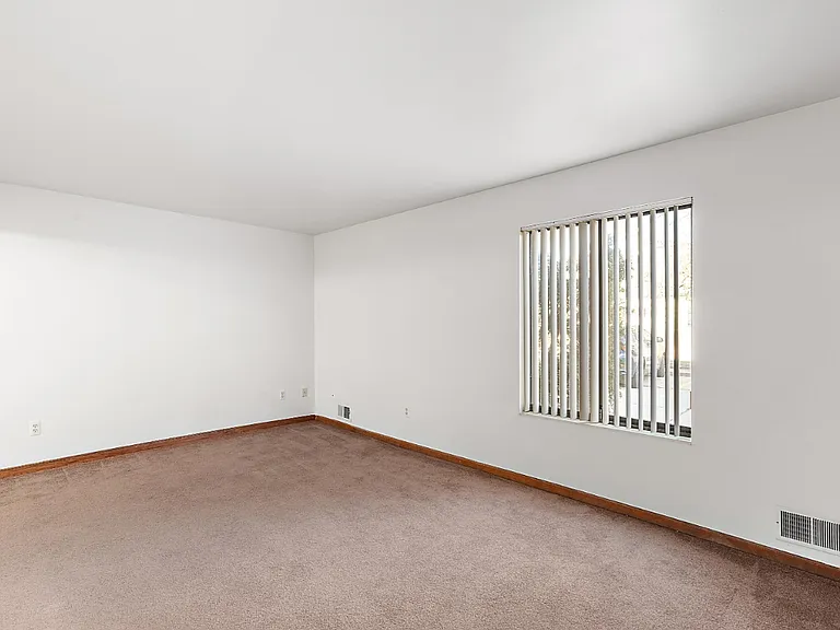 16411 E Ten Mile Rd #4 — Photo 25