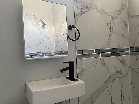 one-bedroom apartment in Brighton Heights