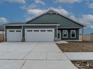 355 N Woodstone St, Derby, KS 67037