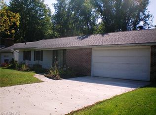 1270 Spruce Tree Ln, Amherst, OH 44001