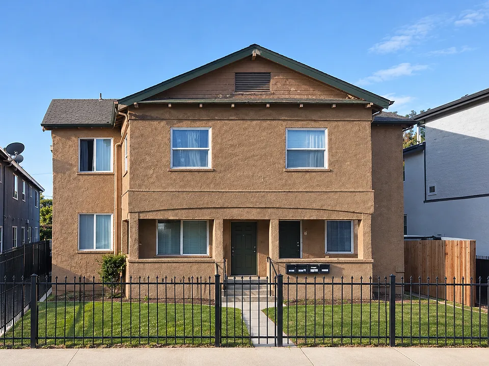 210 W 60th St