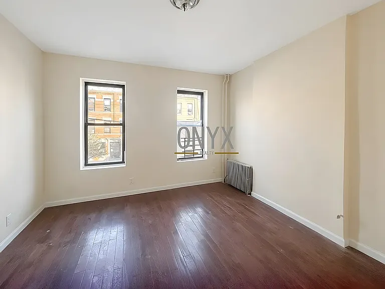 1677 Gates Ave #2L — Photo 5