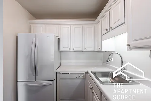 211 E Ohio St #2301 Photo 1