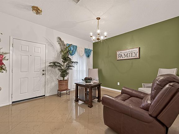 4th image of 1006 Cove Crest Trl