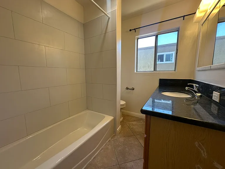 13314 Cordary Ave — Photo 8