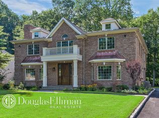 11 Woodland Rd, Roslyn, NY 11576