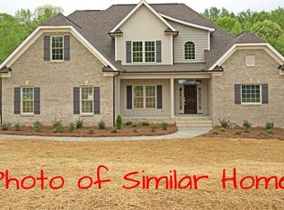 294 Oakleaf Dr, Lexington, NC 27295