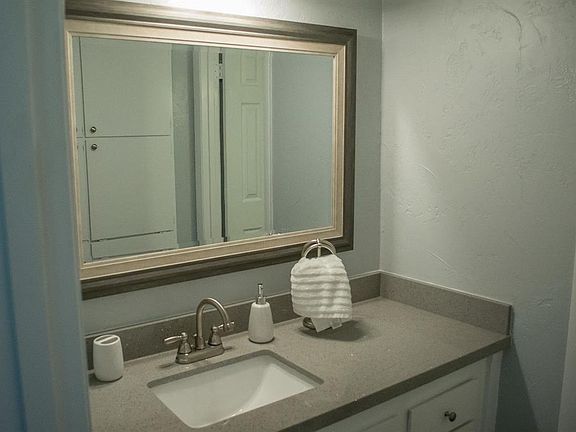 5th image of 12600 Melville Dr #3