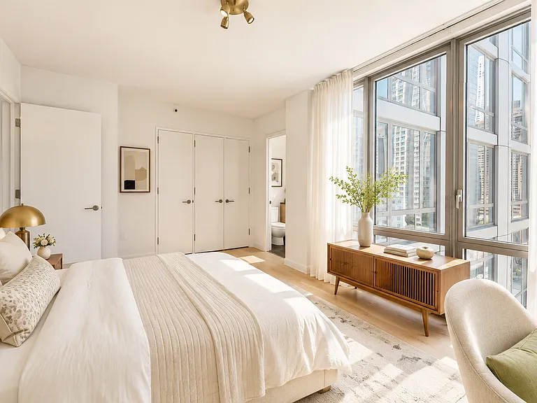 310 W 52nd St #17A — Photo 3