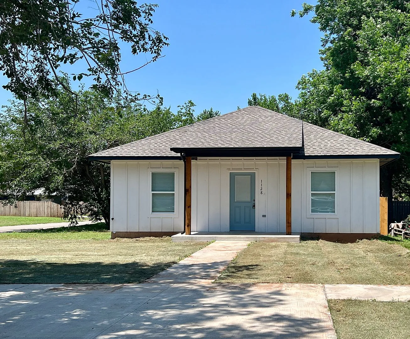1128 W Iowa - Available Now! — Photo 1