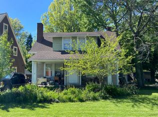 3947 Monticello Blvd, Cleveland Heights, OH 44121