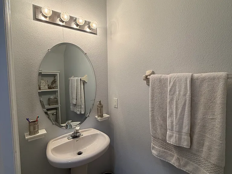 1/2 bathroom