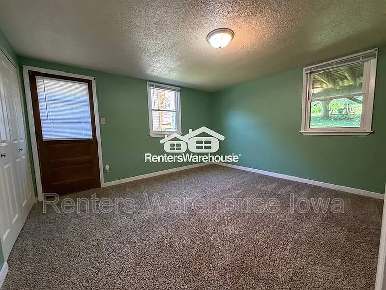 1215 Cummins Pkwy — Photo 8