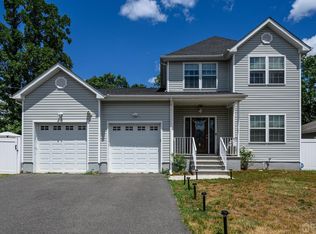 2 Kensington Ave, Old Bridge, NJ 08857